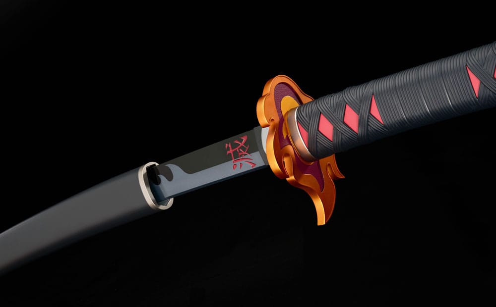 Demon Slayer: Kimetsu no Yaiba Proplica Replica 1/1 Nichirin Sword (Tanjiro Kamado) Kyojuro Rengoku´s Sword Gueard Ver. 88 cm - Bandai Tamashii Nations Replicas: 1/1