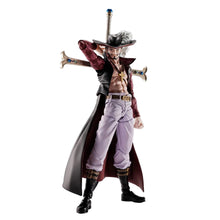 One Piece S.H.Figuarts Action Figure Dracule Mihawk Hawkeye - Bandai Tamashii Nations Action figures