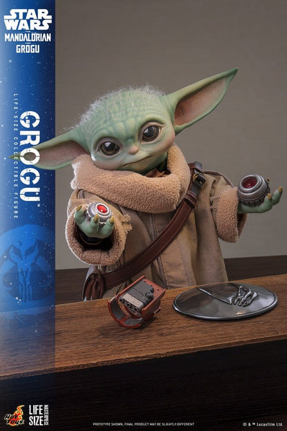 Star Wars: The Mandalorian & Grogu Life-Size Figure Grogu 38 cm - Hot Toys Action Figures