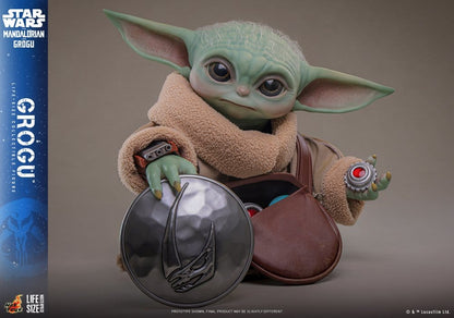 Star Wars: The Mandalorian & Grogu Life-Size Figure Grogu 38 cm - Hot Toys Action Figures