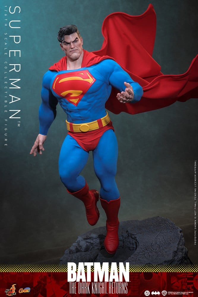 Batman: The Dark Knight Returns Comic Masterpiece Action Figure 1/6 Superman 34 cm - Hot Toys Action Figures