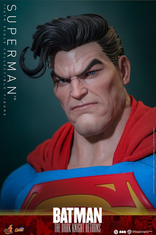 Batman: The Dark Knight Returns Comic Masterpiece Action Figure 1/6 Superman 34 cm - Hot Toys Action Figures