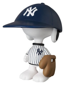 MLB × Peanuts UDF PVC Figure New York Yankees Snoopy 7 cm - Medicom Mini Figures