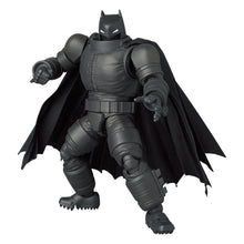 Batman MAFEX Action Figure Armored Batman (TDKR) (re-run) - Medicom Action Figures