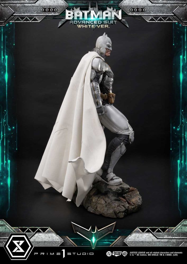 DC Comics Ultimate Museum Masterline Statue Batman Advanced Suit White Version (Design By Josh Nizzi)