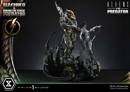 Aliens vs. Predator (Comic) Ultimate Premium Masterline Statue 1/4 Machiko & Broken Tusk Predator 79 cm - Prime 1 Studio Statues