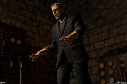 Universal Monsters Action Figure 1/6 Frankenstein (Collector Edition) 33 cm - Sideshow Collectibles Action Figures