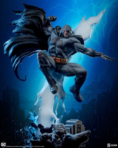 DC Comics Premium Format Statue Batman: The Dark Knight Returns - Sideshow Collectibles Statues
