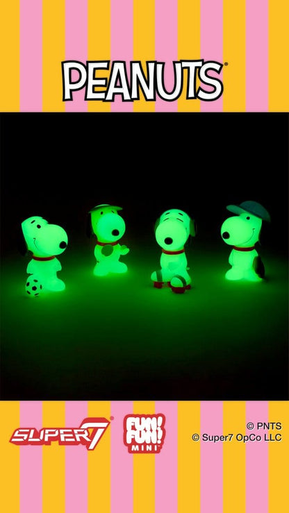 Peanuts Fun! Fun! Mini Figures Wave 01 Athlete Snoopy Blind Box Display (9) - Super7 Blind Boxes